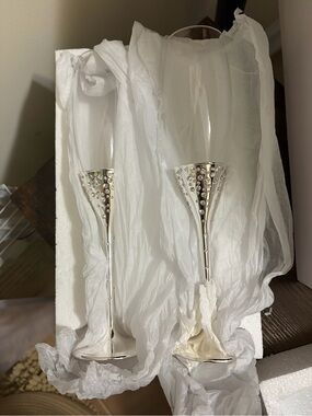 Set of Wedding Jeweled Champagne Flutes and Cake Serving Set